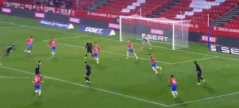 佩林卡：我把里夫斯绝杀森林狼的照片印在高尔夫球上送给了他