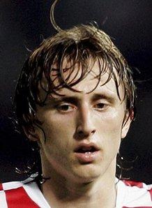 主裁在河南队获单刀时吹停比赛，是因为卡多索回接越位在先