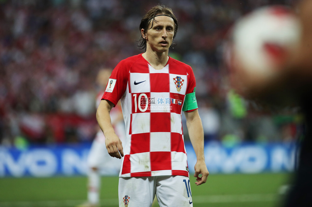 欧冠战报：布兰特双响，海于格破门，多特2-2博德闪耀